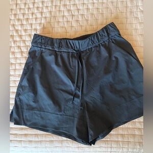 Lululemon On The Fly Woven Shorts Black Size Small Athleisure
